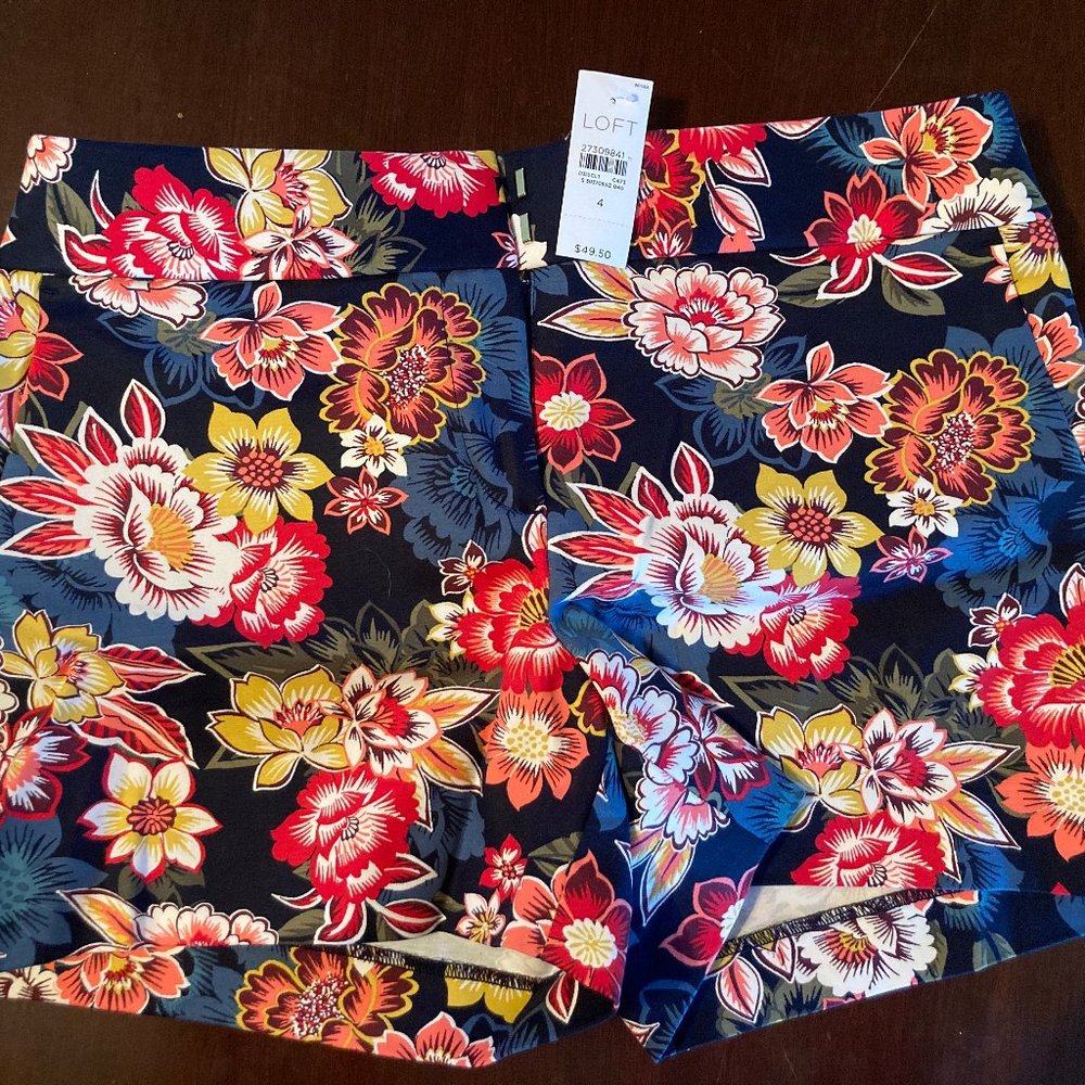 LOFT Shorts NWT Floral size 4